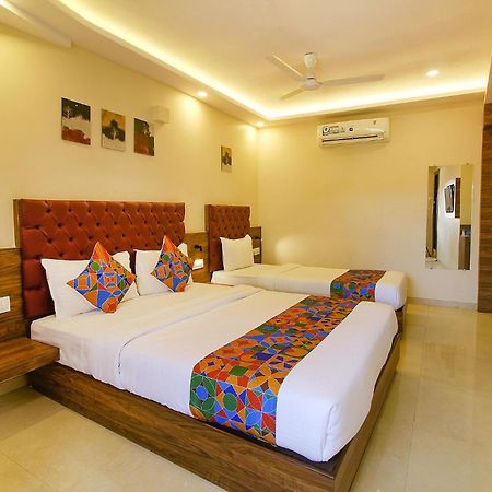 Fabhotel Peninsula - Nr Csmt Station Мумбай Екстериор снимка