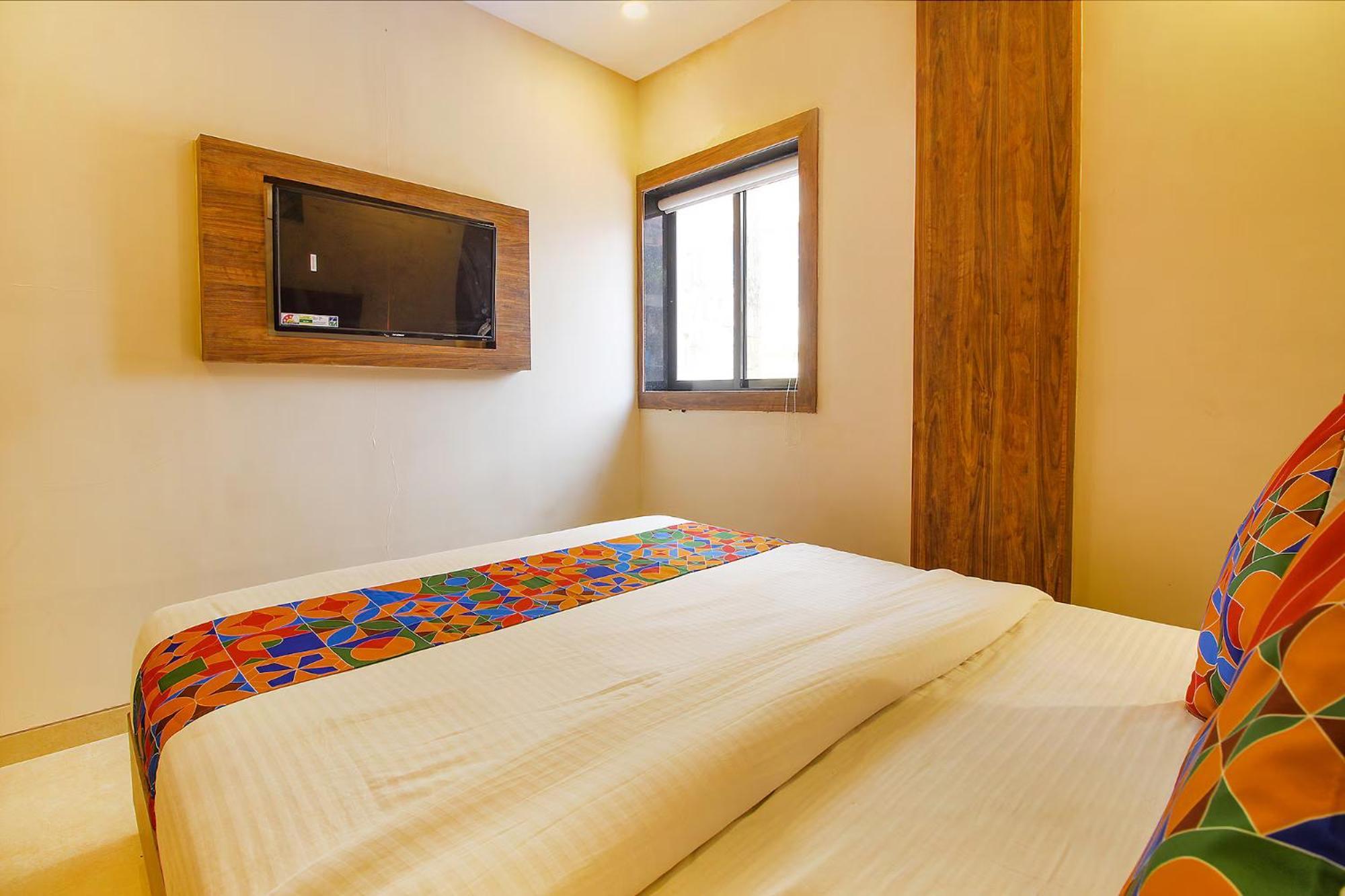 Fabhotel Peninsula - Nr Csmt Station Мумбай Екстериор снимка