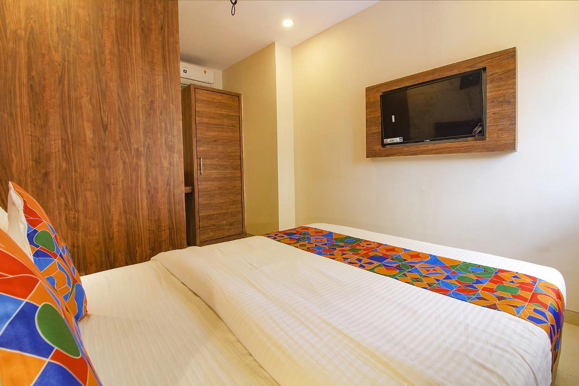 Fabhotel Peninsula - Nr Csmt Station Мумбай Екстериор снимка