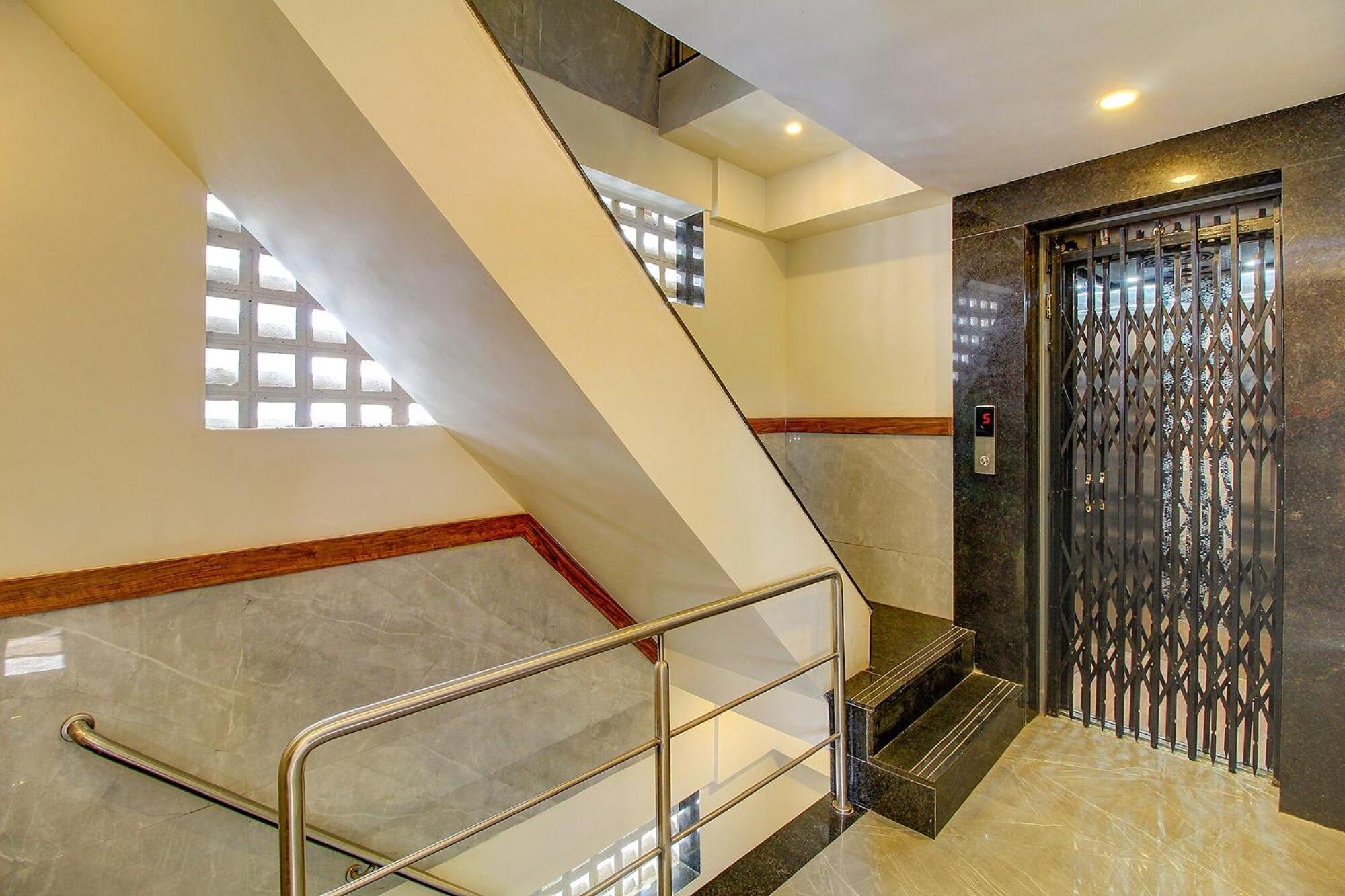 Fabhotel Peninsula - Nr Csmt Station Мумбай Екстериор снимка